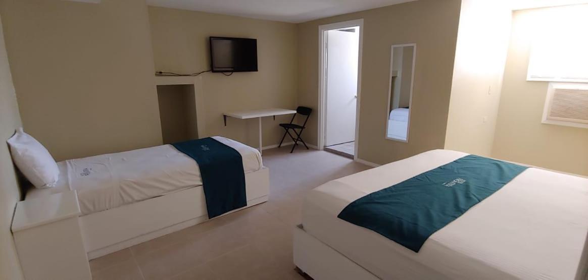 Hotel Frontera Baja Mexicali Extérieur photo