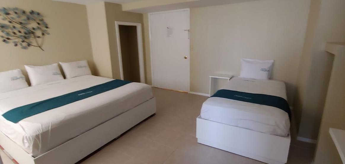 Hotel Frontera Baja Mexicali Extérieur photo